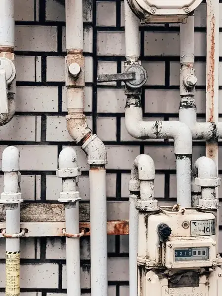 Pipe connections and fittings